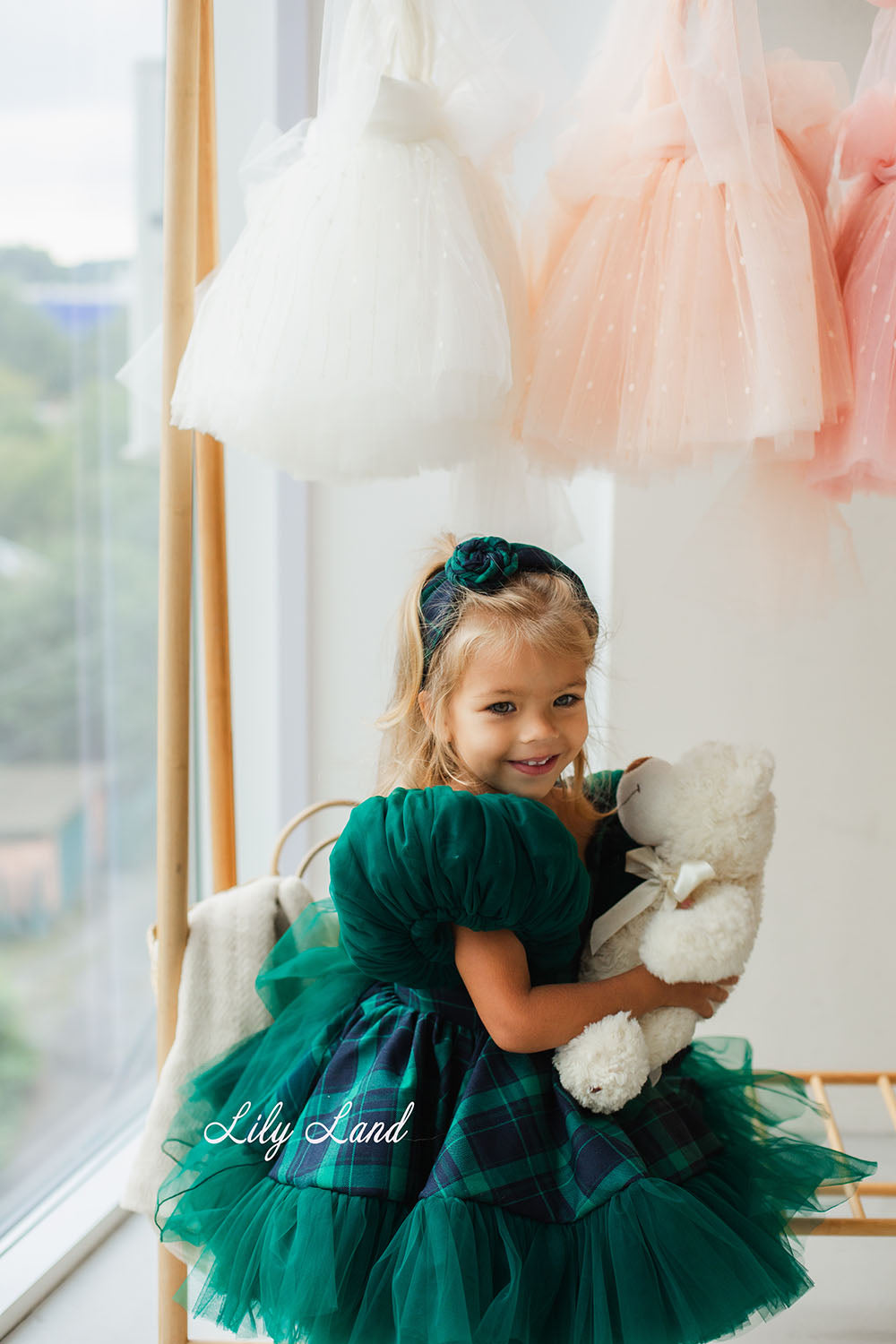 New Year Christmas Girl Dress With Puffed Tulle Sleeves in Emerald Green