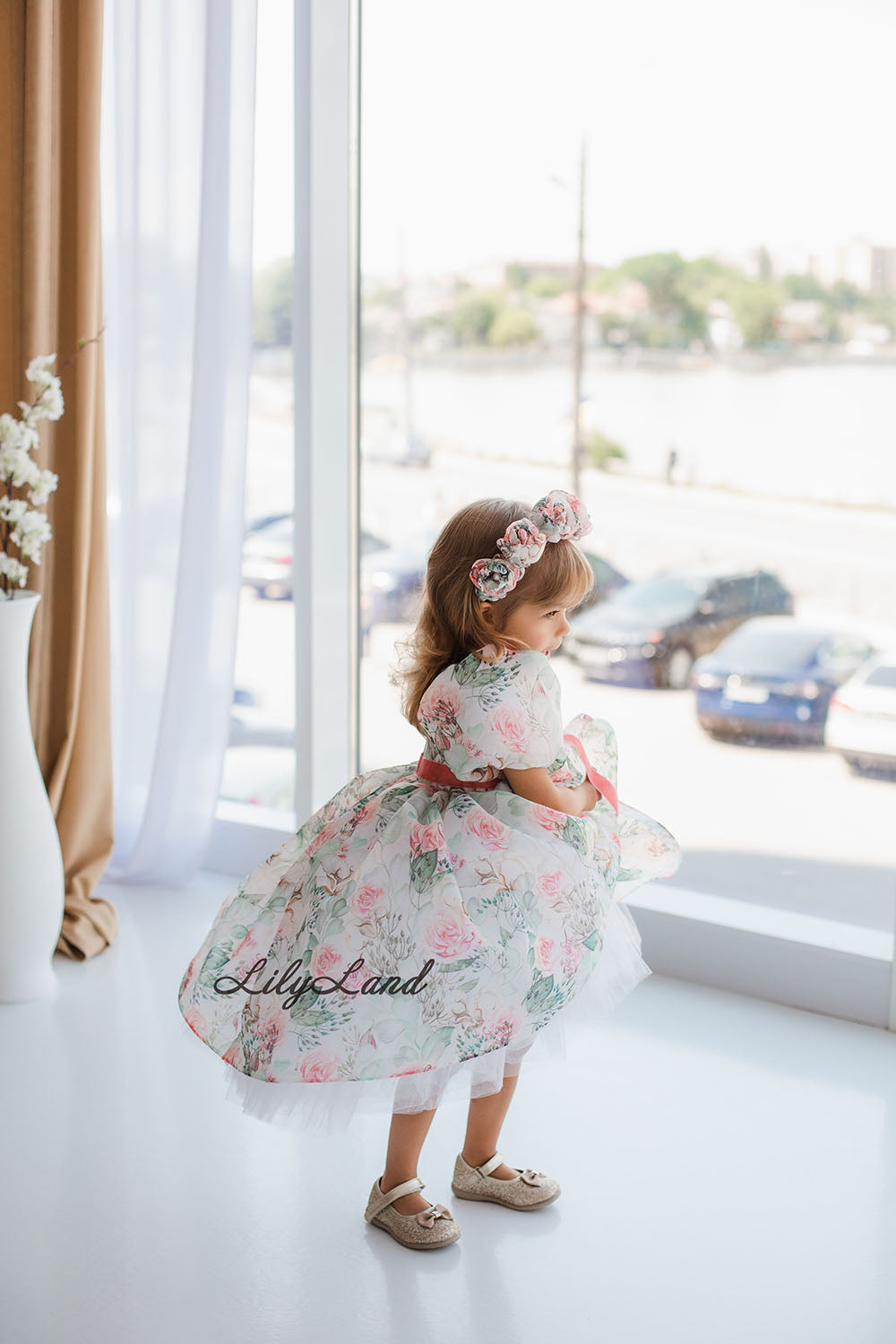 Liana Asymmetrical Girl Dress in White With Rose Print