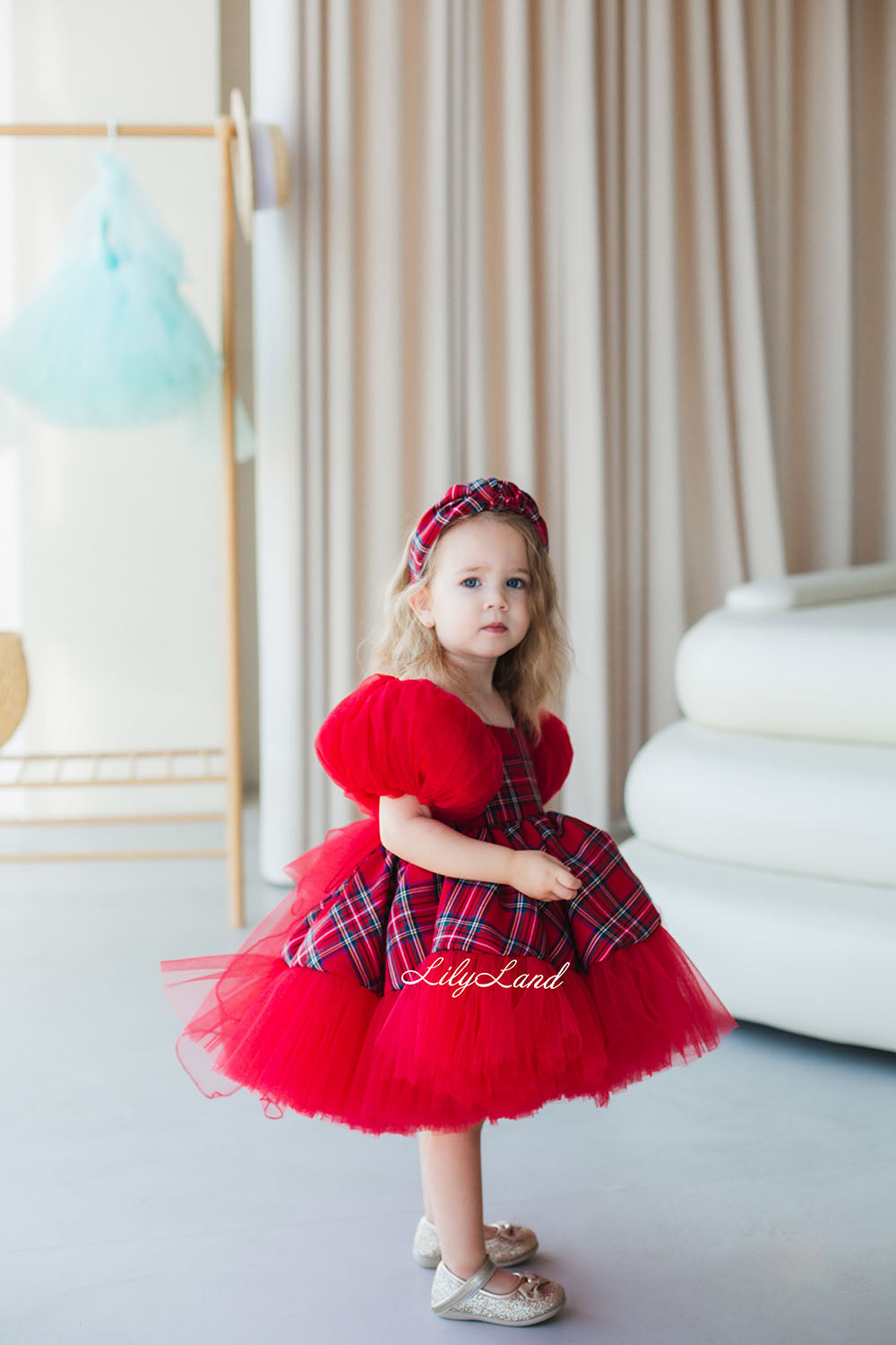 New Year Christmas Girl Dress With Puffed Tulle Sleeves in Red