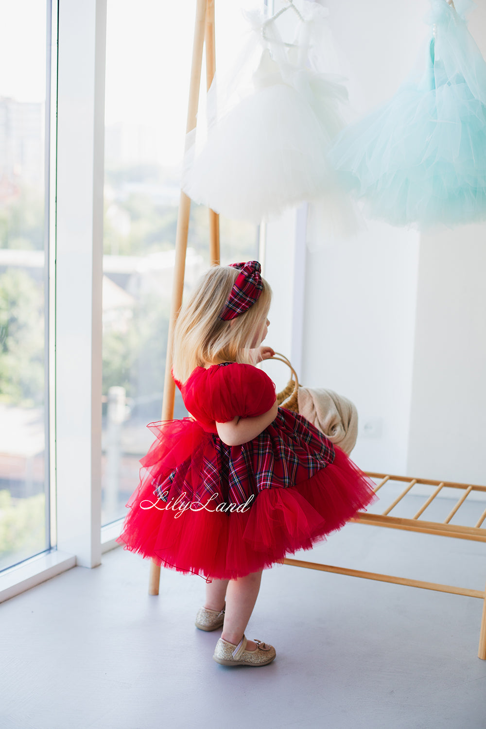 New Year Christmas Girl Dress With Puffed Tulle Sleeves in Red