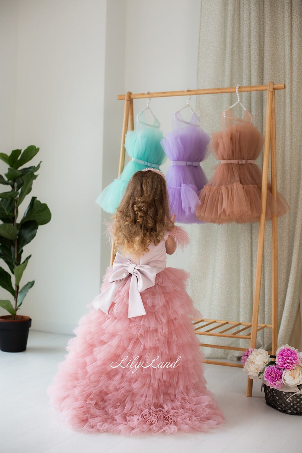 Ursula Girl Dress with Feather Sleeves In Powder Color