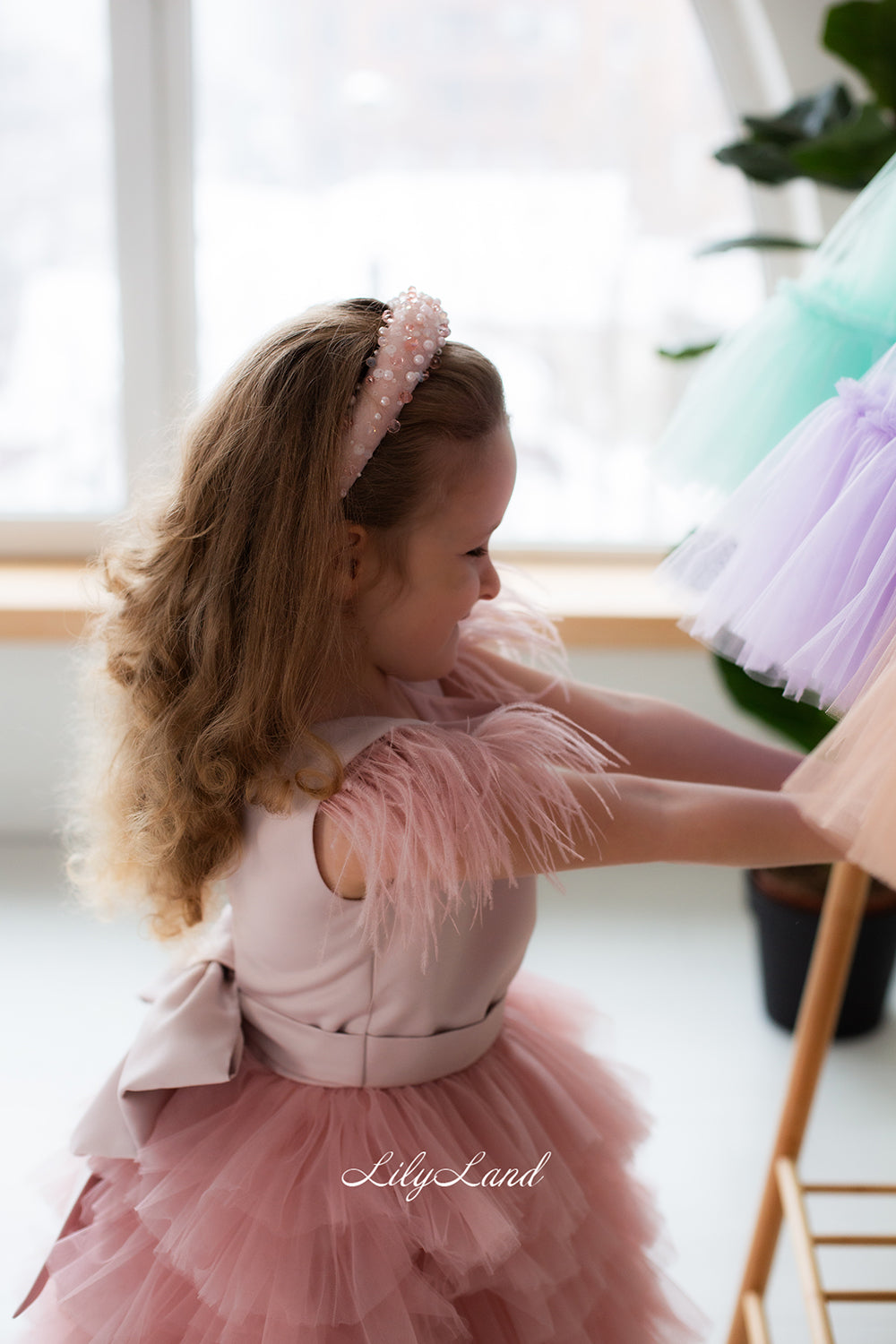 Ursula Girl Dress with Feather Sleeves In Powder Color