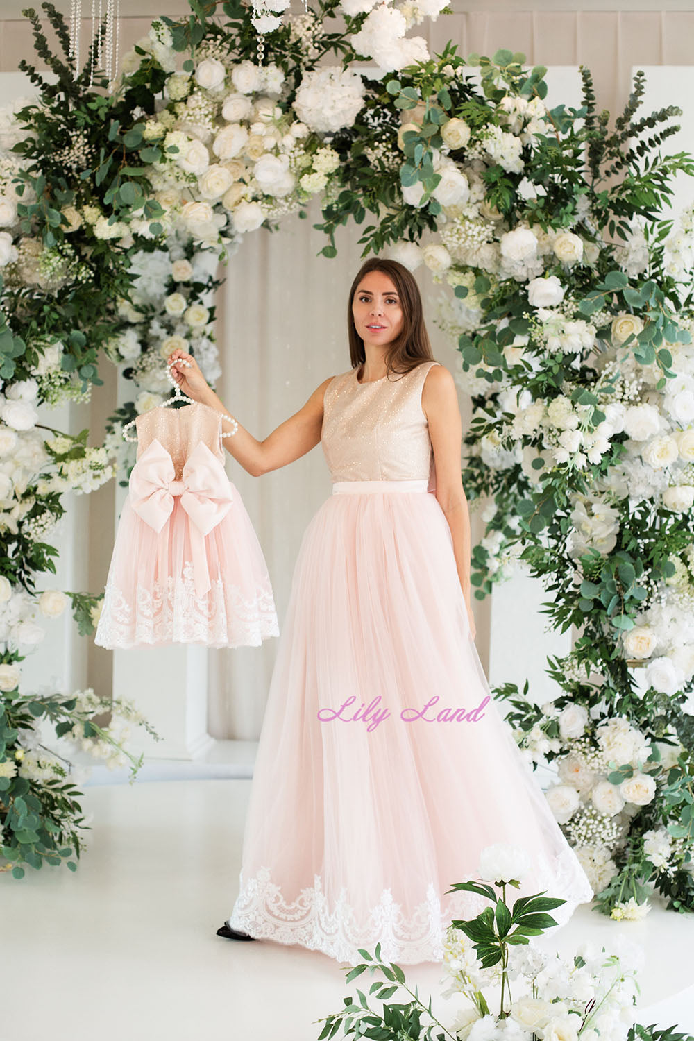 Amelie Matching Mommy and Daughter Sleeveless Lace Dress In Light Pink