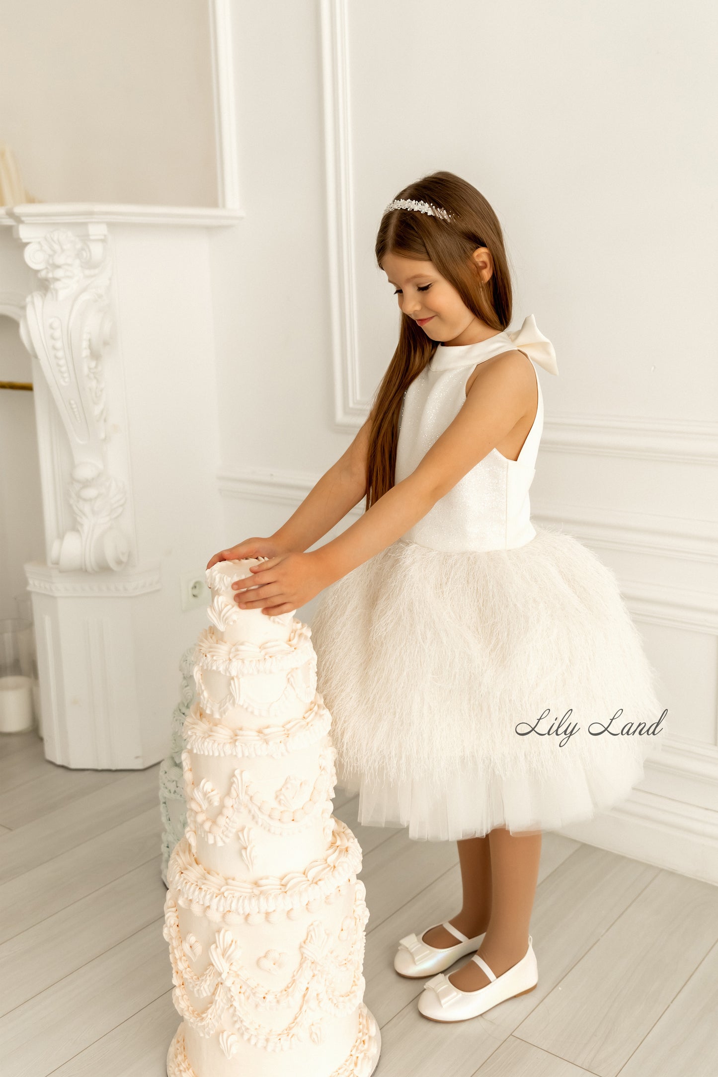 Amina Sleeveless Girl Dress with Feathers in White