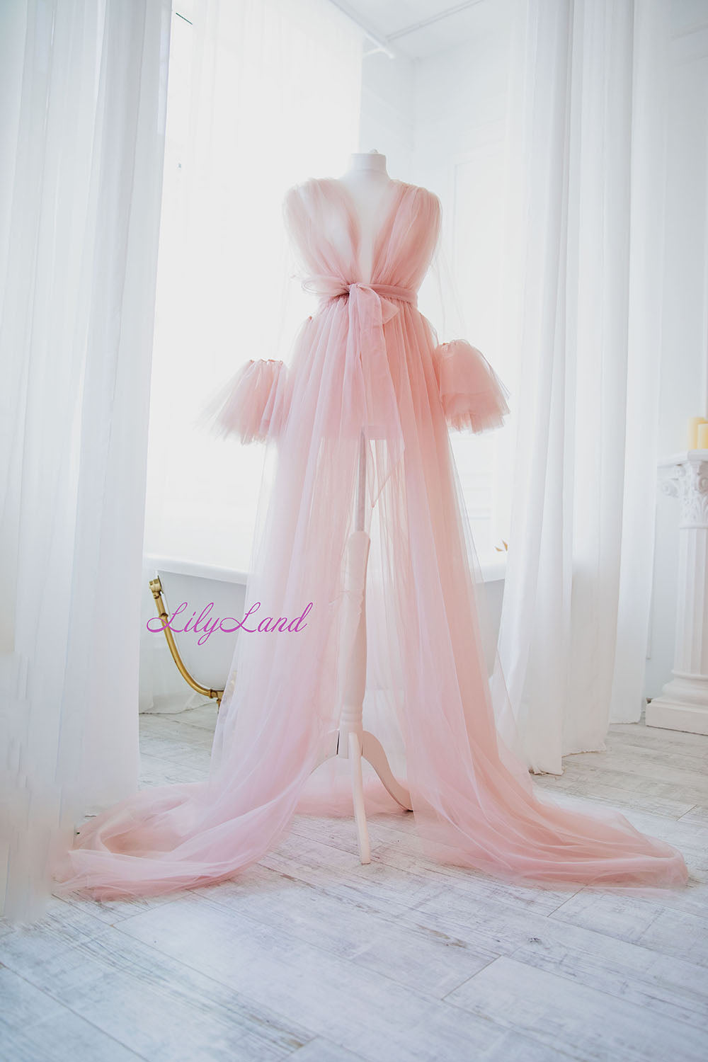 Maternity Robe with Long Sleeves in Blush Pink for Photoshoot