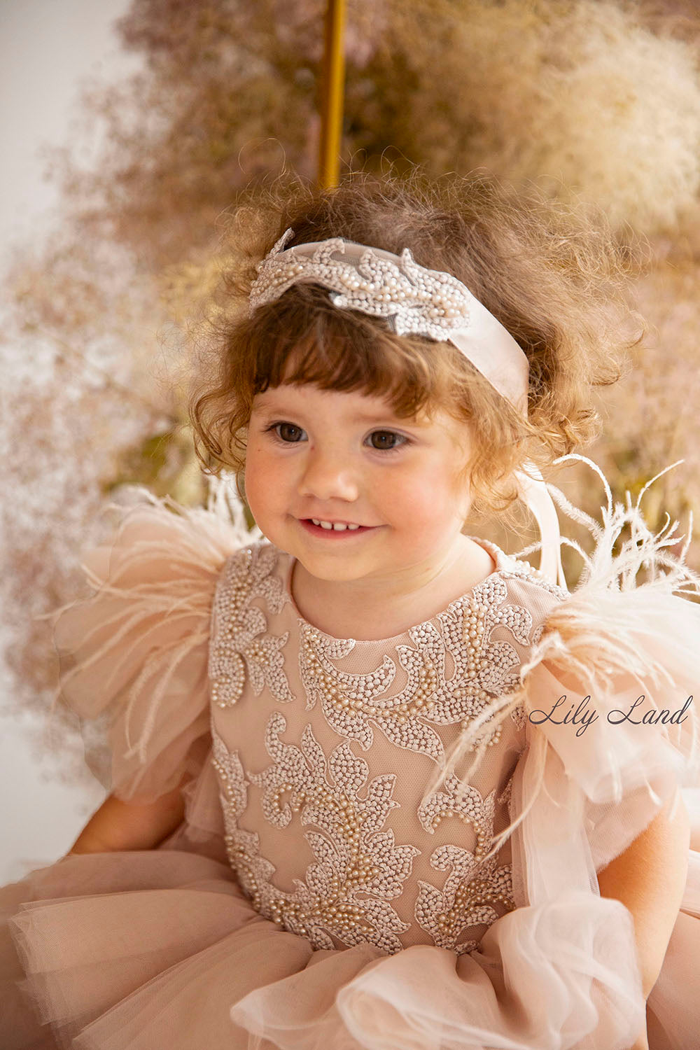Kelly Girl Dress In Beige With Train