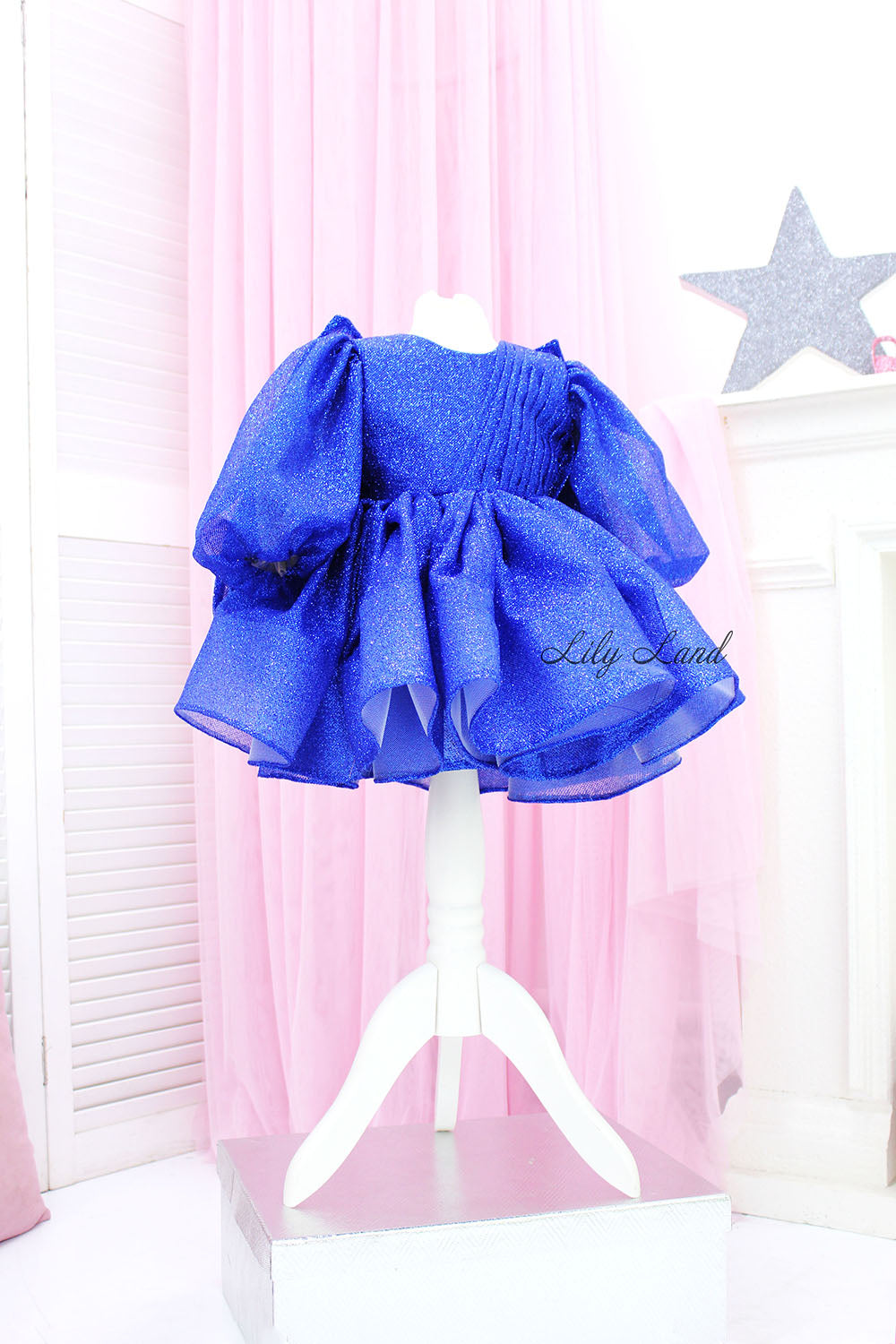 Goldie Girl Dress In Red With A Huge Bow At The Back