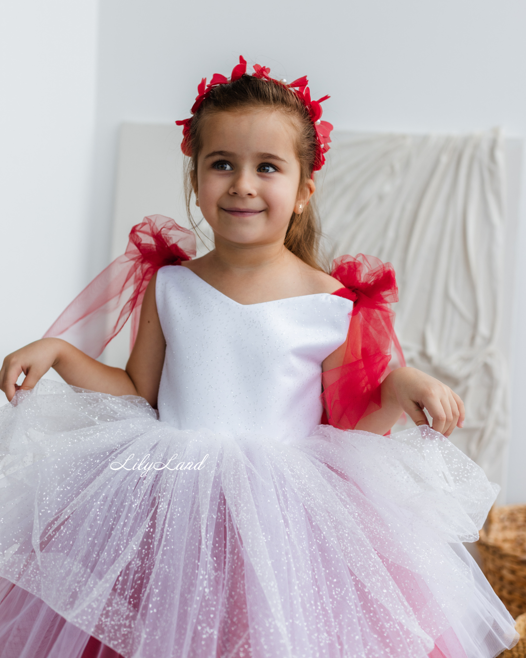 Judy Sparkling Tulle Sleeveless Girl Dress in White Red Ombre