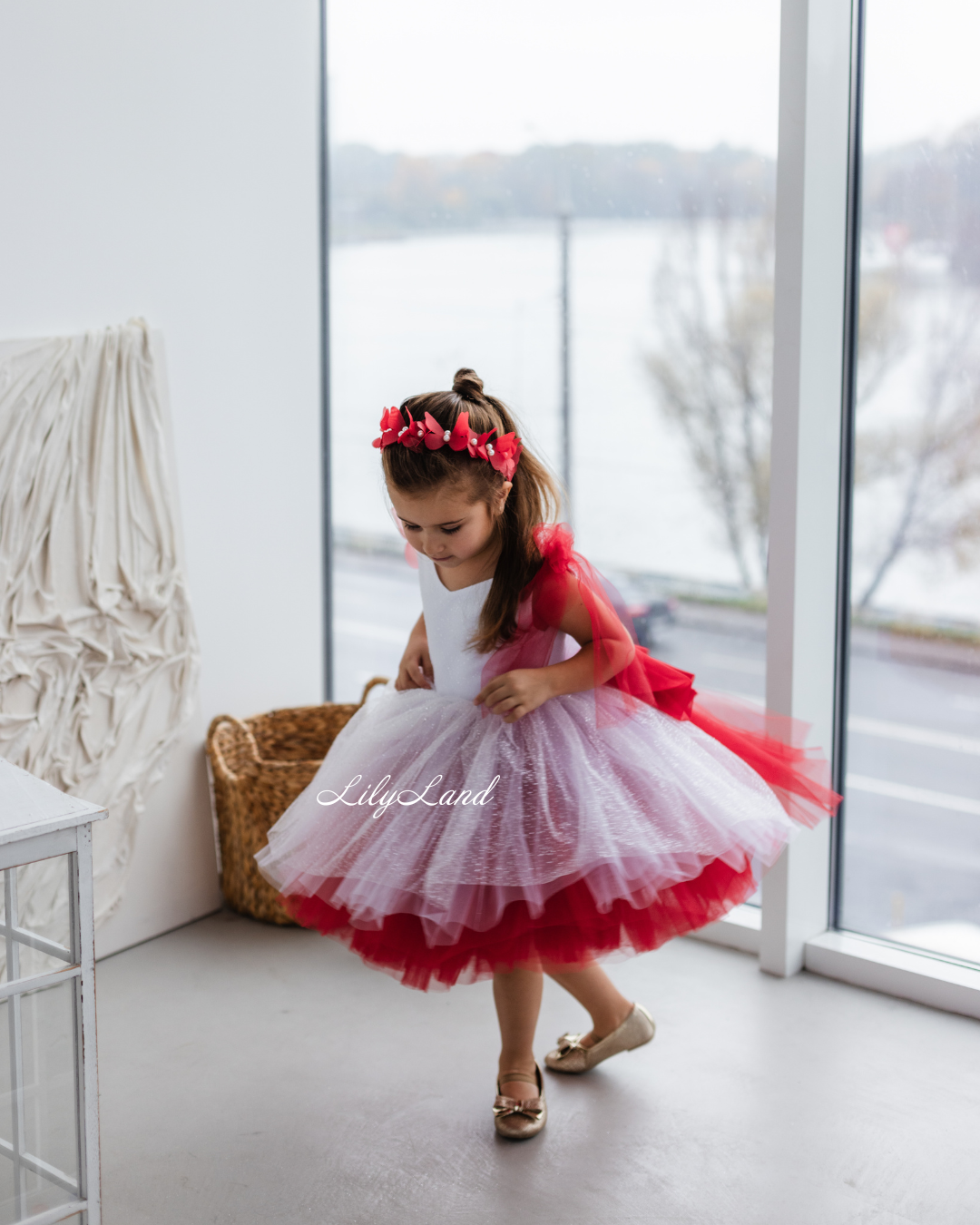 Judy Sparkling Tulle Sleeveless Girl Dress in White Red Ombre