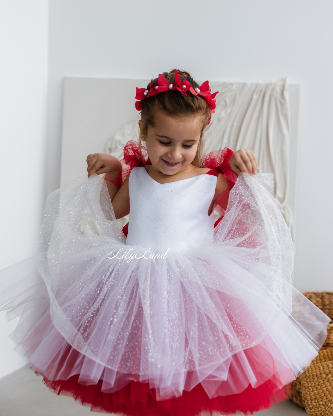 Judy Sparkling Tulle Sleeveless Girl Dress in White Red Ombre