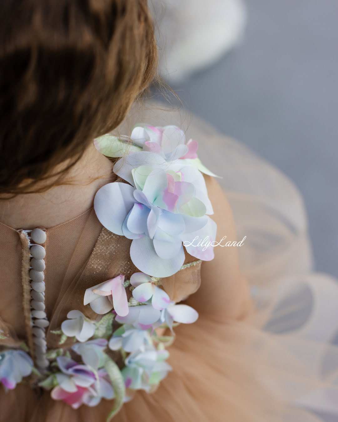 Vestido Hawaii Lavanda para Niña con Encaje de Flores