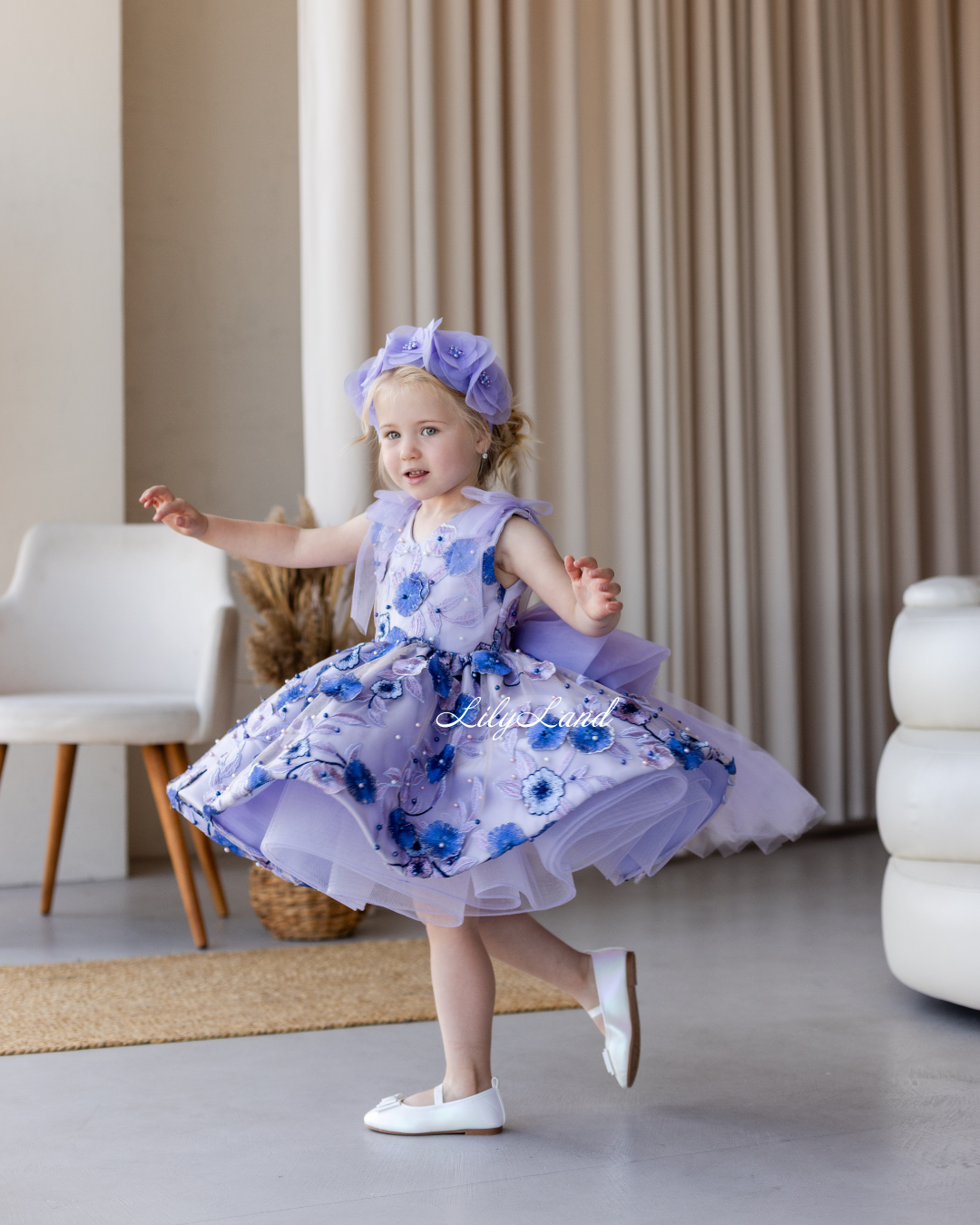 Malva Girl Dress with Floral embroidery and Pearls in Lavender