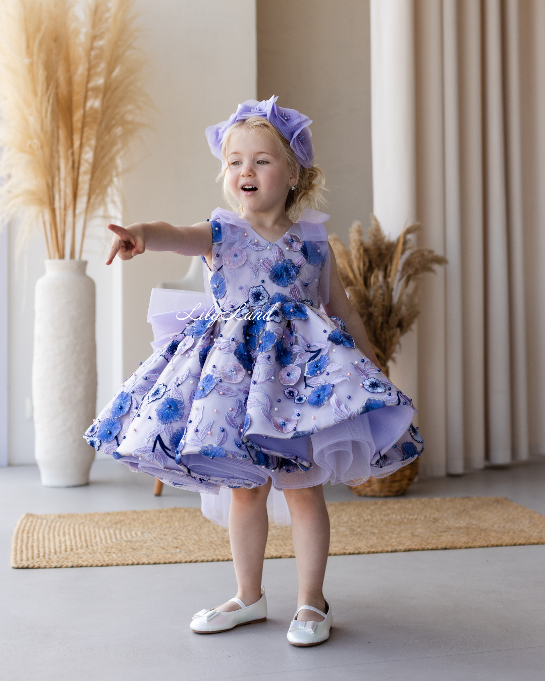 Malva Girl Dress with Floral embroidery and Pearls in Lavender