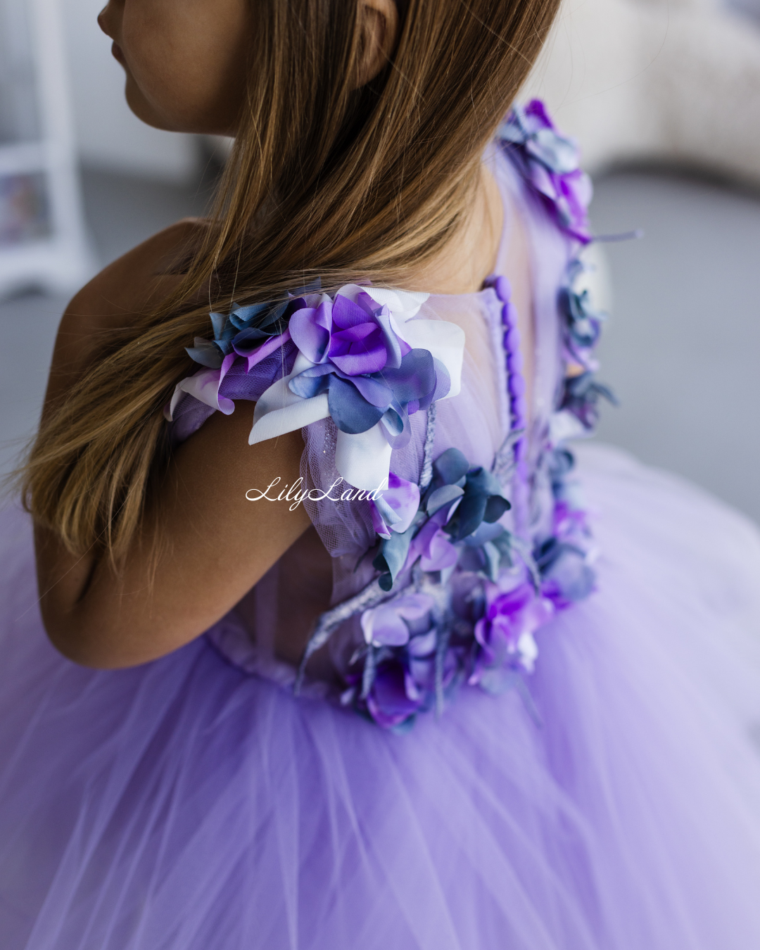 Vestido Hawaii Lavanda para Niña con Encaje de Flores