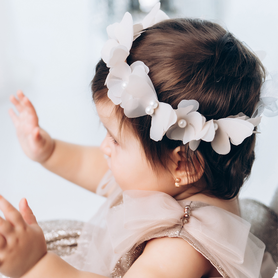 Diadema Niña con Mariposas y Flores en Color Blanco