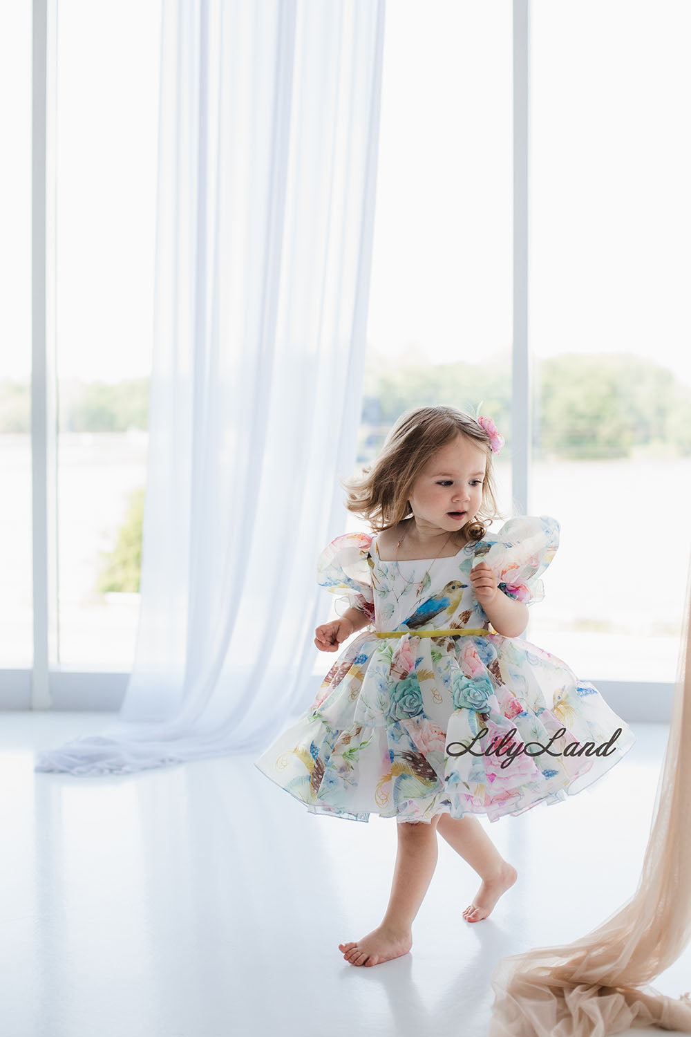 Vestido Niña Abullonado Marseille en Color Blanco con Estampado de Flores y Pájaros 