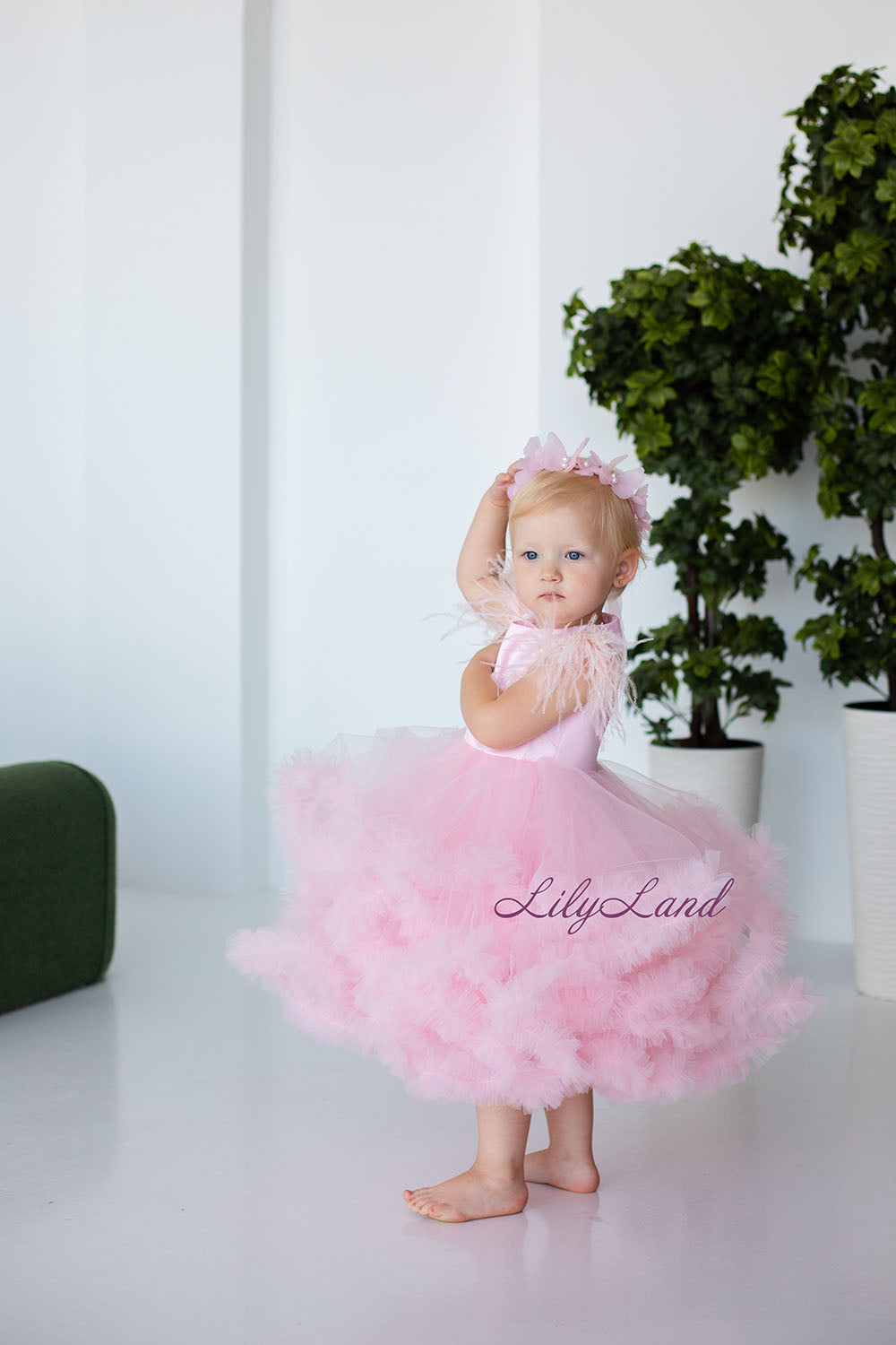 Cloud Girl Fluffy Dress in Light Pink with Feathers Sleeves