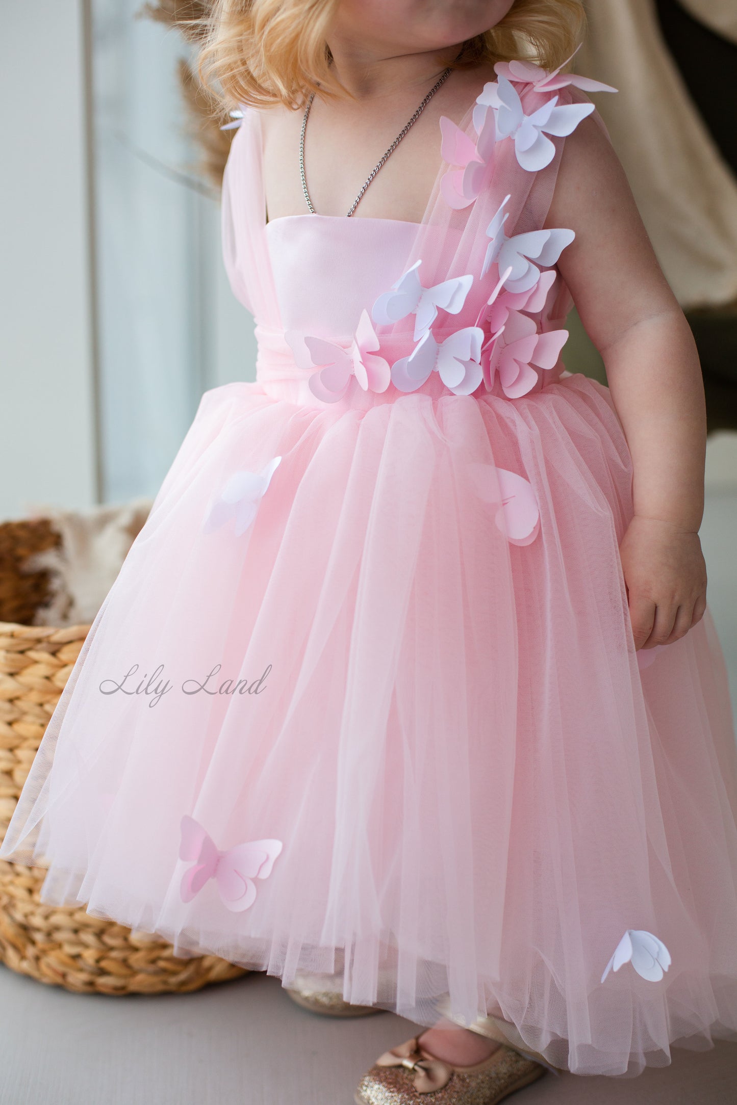 Vestido Niña Fleur con Mariposas en Color Rosa Claro