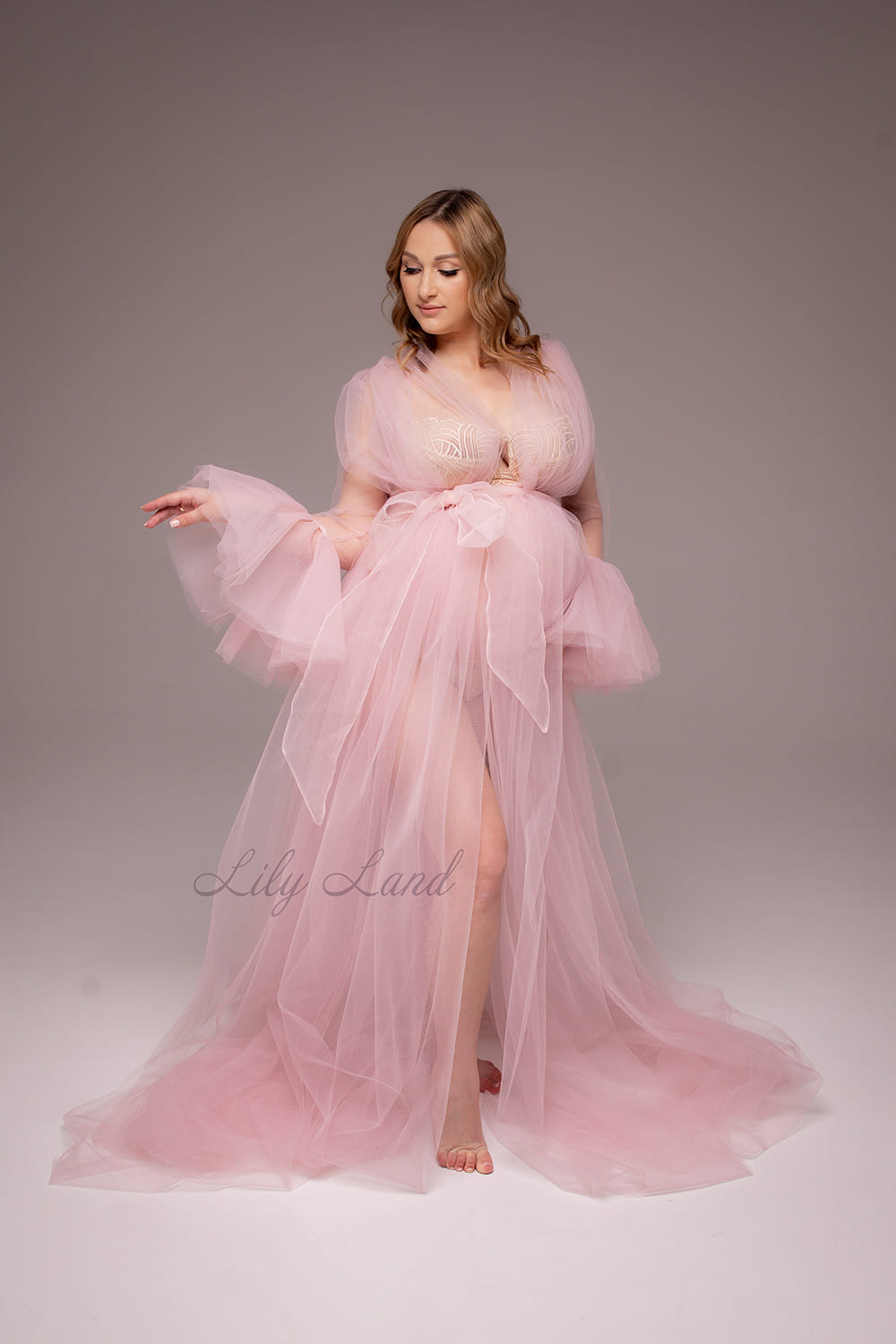 Maternity Robe with Long Sleeves in Blush Pink for Photoshoot