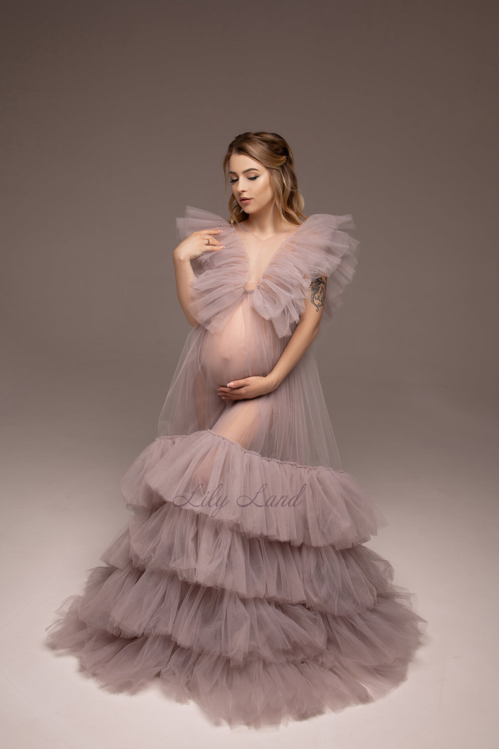 Pregnancy Maternity Photoshoot Gown in Bon Mariage