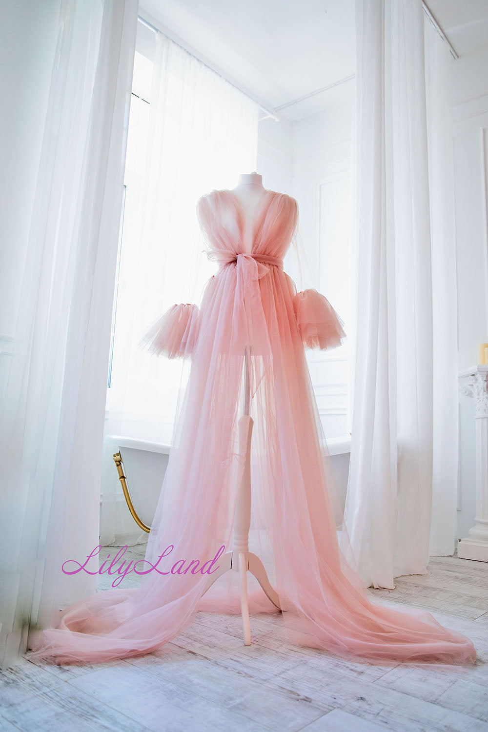 Maternity Robe with Long Sleeves in Blush Pink for Photoshoot