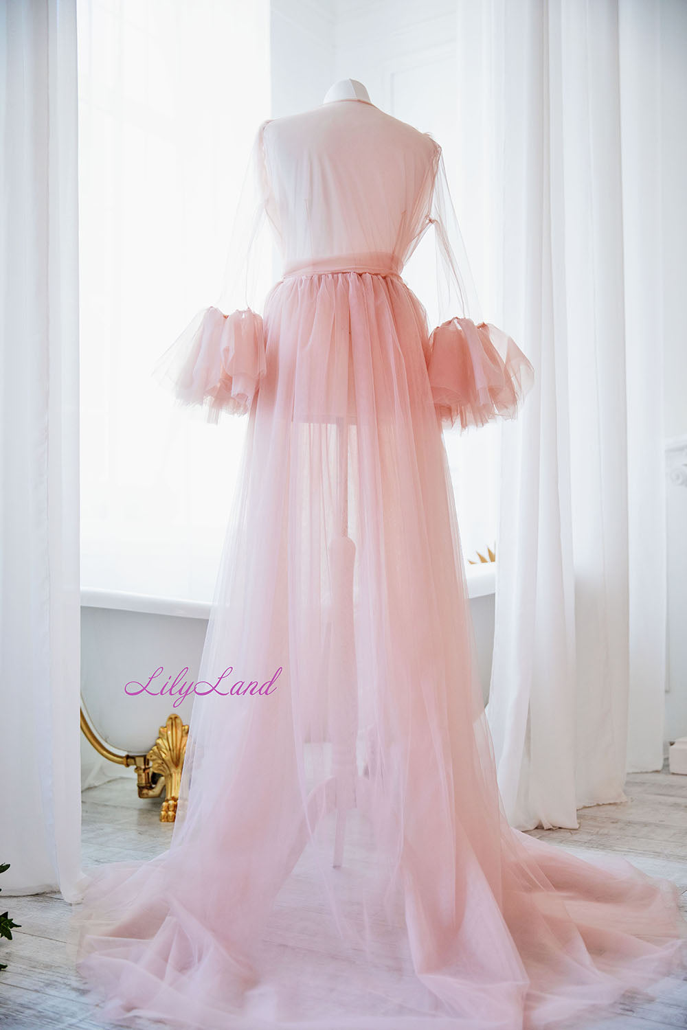 Maternity Robe with Long Sleeves in Blush Pink for Photoshoot