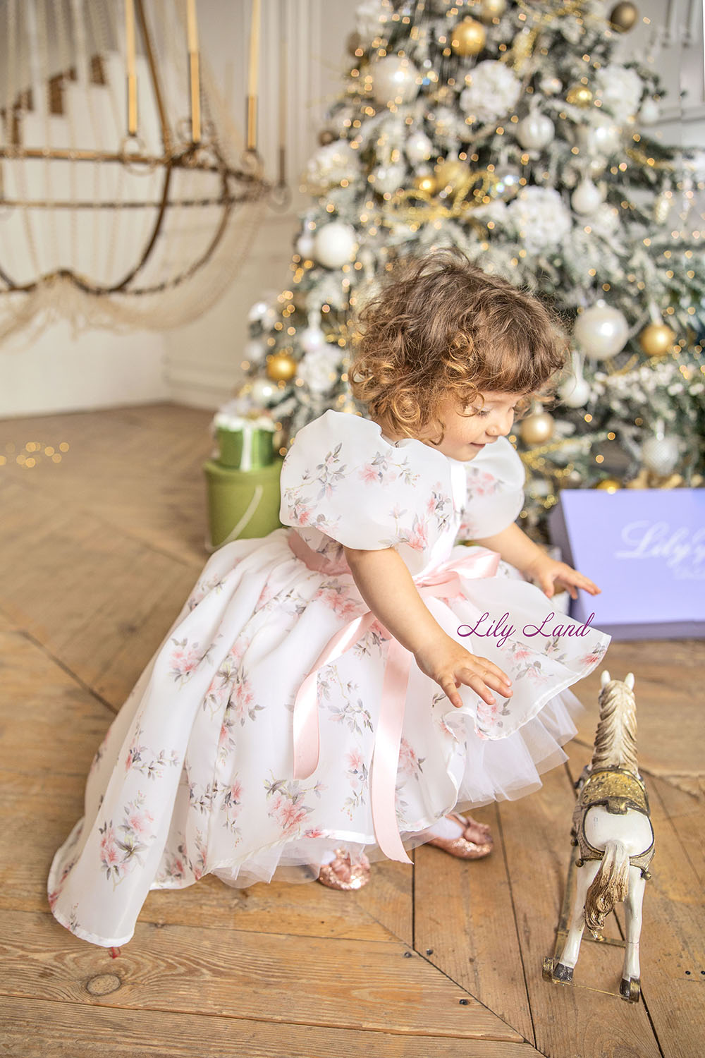 Vestido niña Liana Asimétrico en color blanco con estampado floral