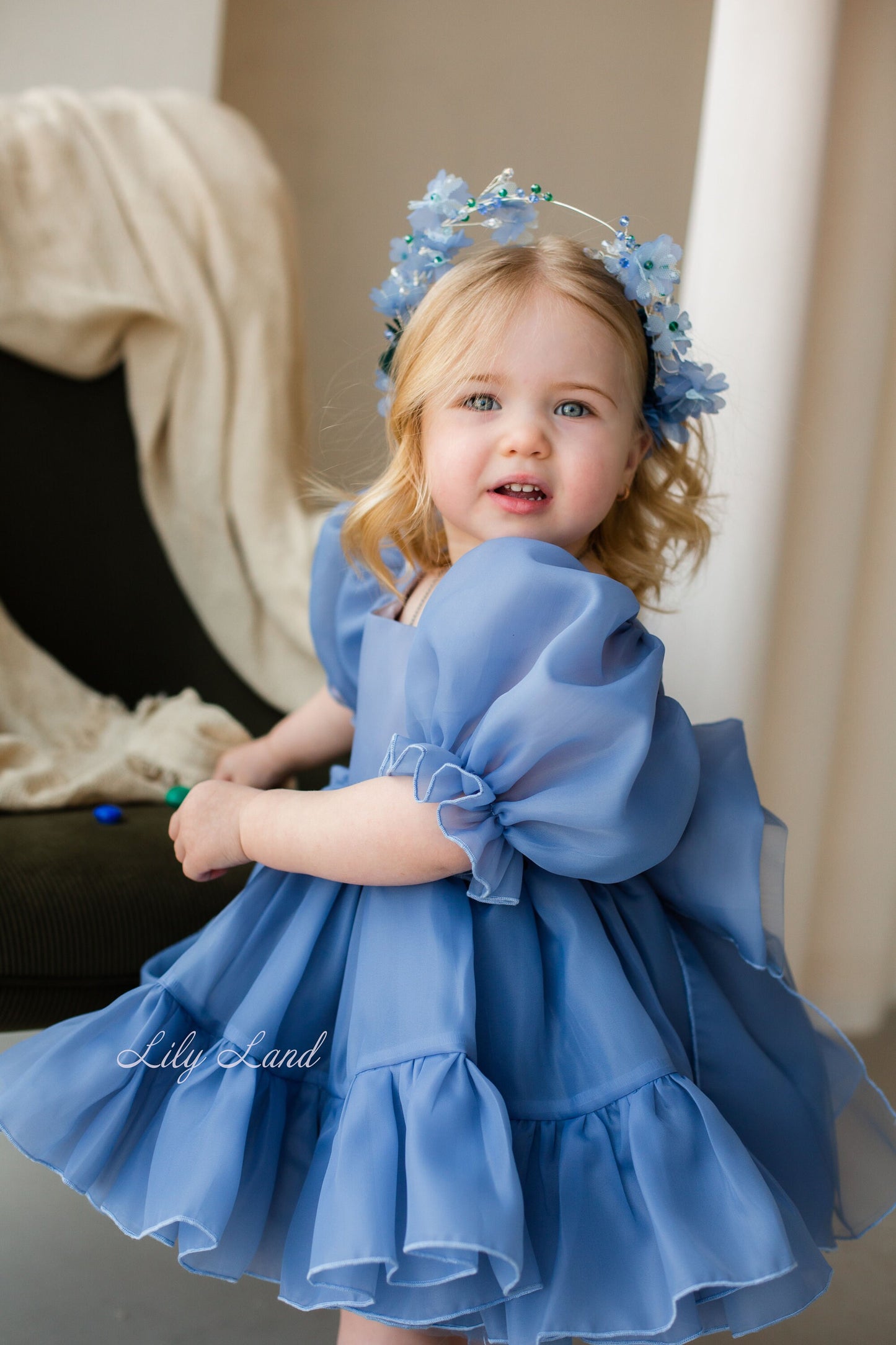 Diadema de niña floral azul