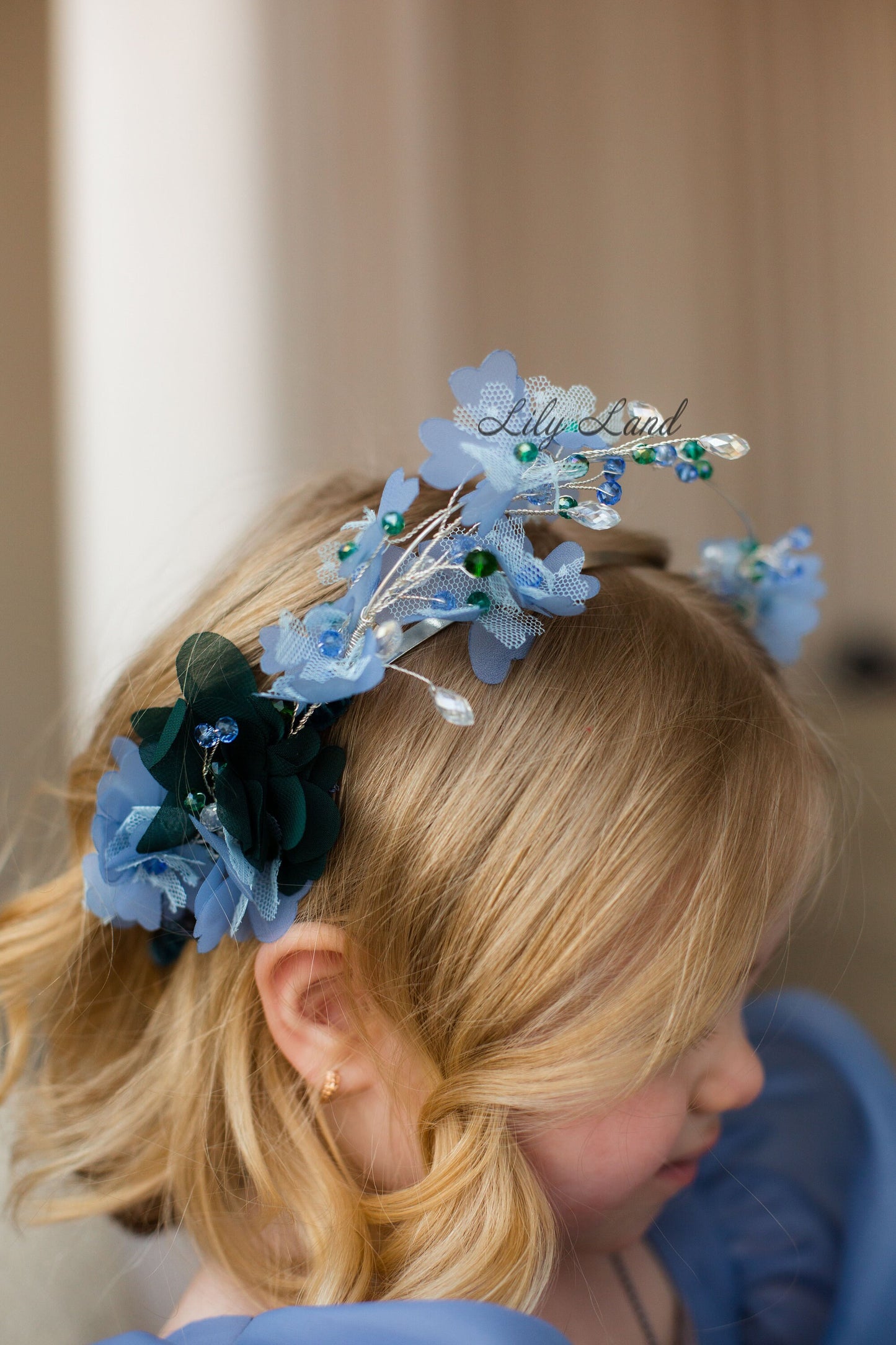 Diadema de niña floral azul